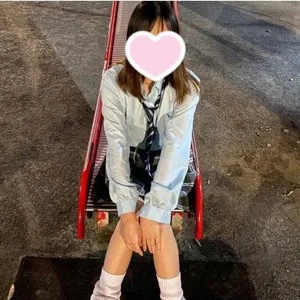 まな　デリ・リフレ嬢