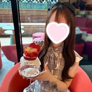 須田ゆらら