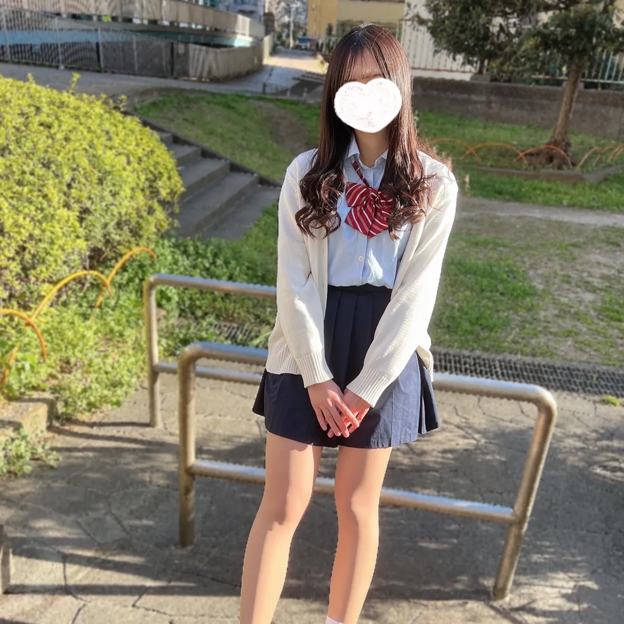 ふうか『内勤べた褒め目指せ坂道グループデビューな超美少女』