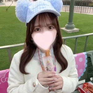 桃乃れな