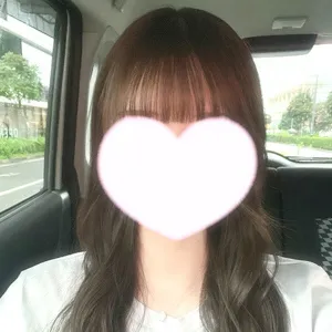 大沢かれん