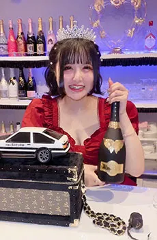 お店最高売り上げ更新！ロアン店長まなつちゃんバースデー☆