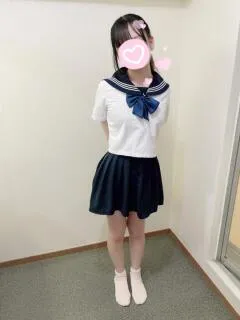 つきな