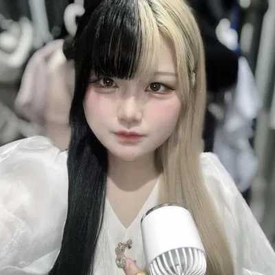 葉薬しぃな