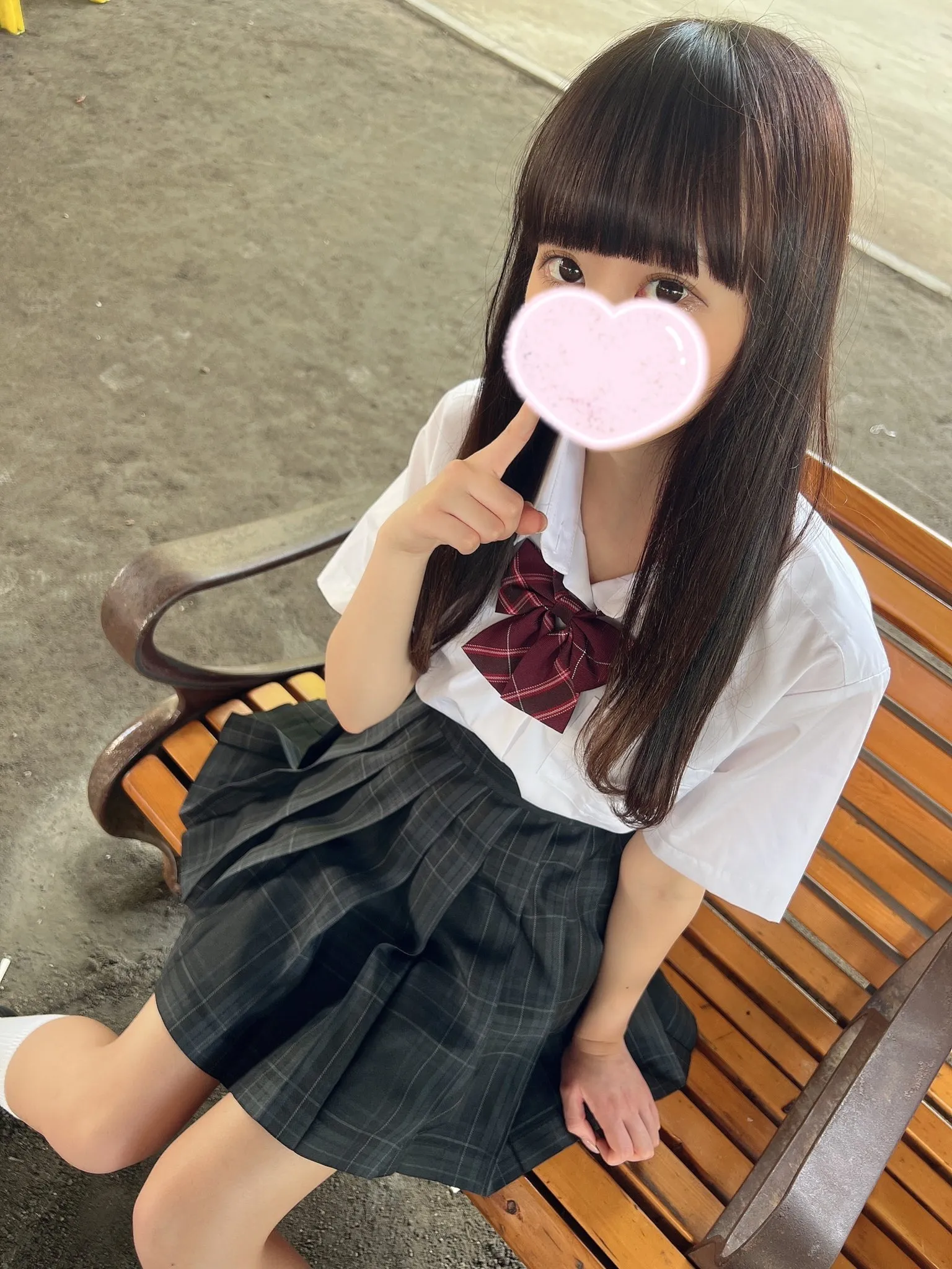 りん『すべて完全未経験‼清楚系小柄美少女』