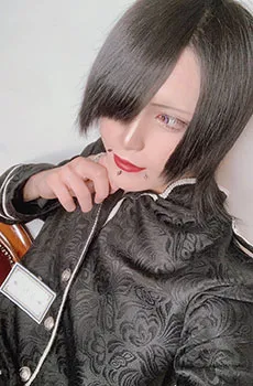 新宿メンコン！新宿歌舞伎町ロロは軍服がコンセプト♪