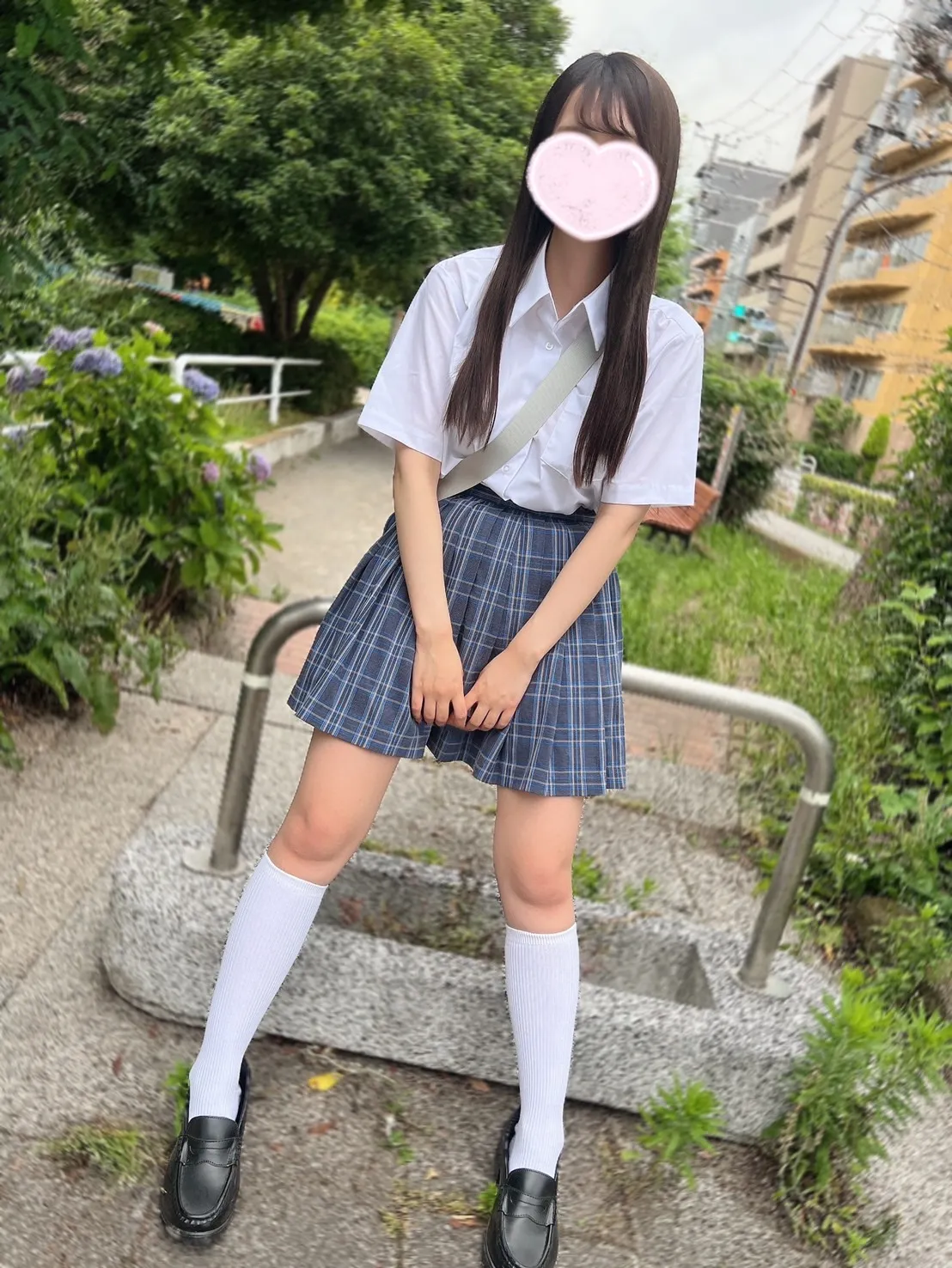 りな【店長激推し圧倒的美少女】