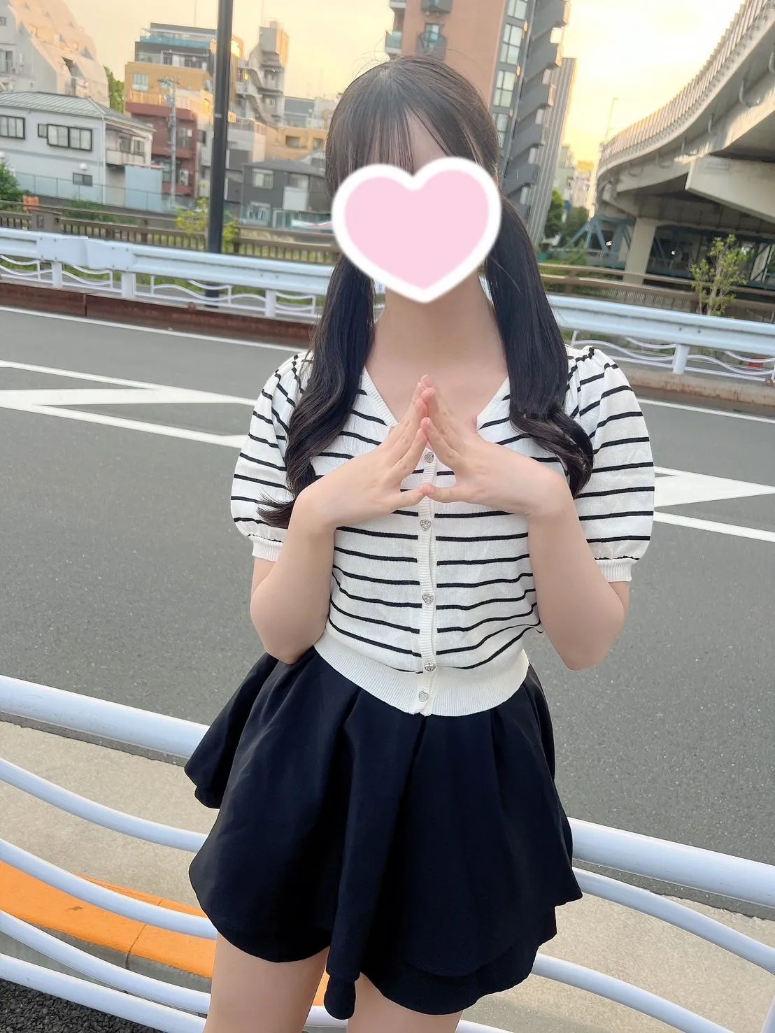 ふうか『内勤べた褒め目指せ坂道グループデビューな超美少女』